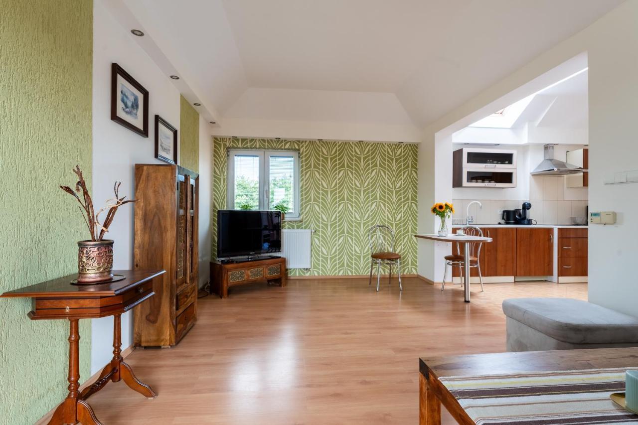 Apartament Green Hill Z Balkonem I Widokiem Na Karkonosze - Space Apart Jelenia Gora Luaran gambar